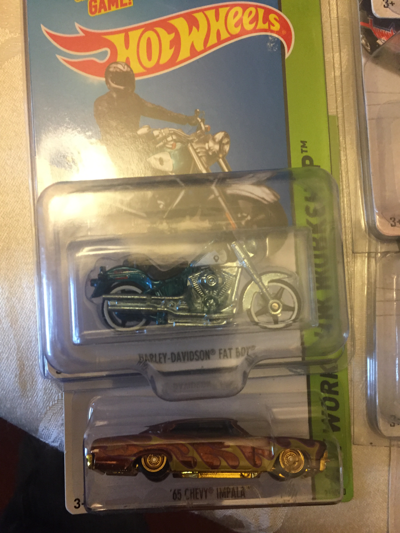 Illustration for article titled Colossal Die-Cast Collection - Box 67 - Whattaya Know, Hot Wheels!